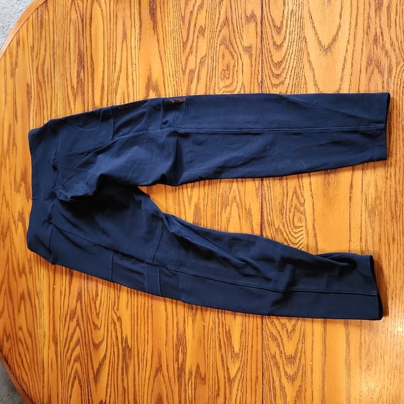 Express Leggings with Mesh Sides - Picture 4 of 7